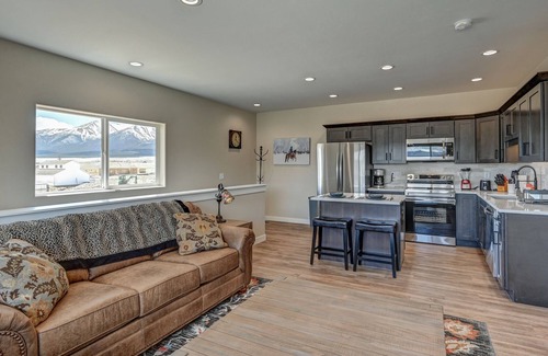 Buena Vista Apartment | Beautiful, brand new Apt. in quiet neighborhood. Minutes from downtown BV