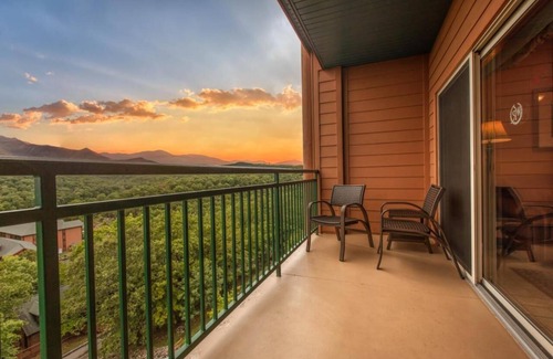 Branson Theater District Villa | Beautiful Branson Woods Two Bedroom/Two Bath Villa! Near Entertainment Venues.