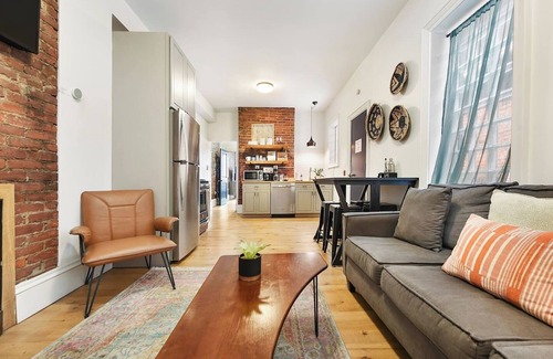 East Allegheny Apartment | Beautiful Brick Space, Minutes to Everything!