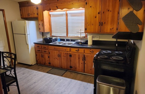 Roanoke Rapids House | Beautiful Brick Home in Walking Distance to Lake Beach Area