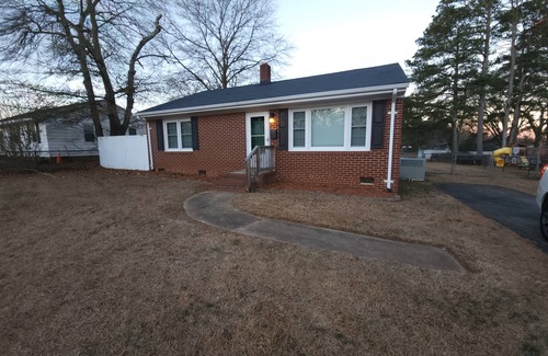 Roanoke Rapids House | Beautiful Brick Home in Walking Distance to Lake Beach Area