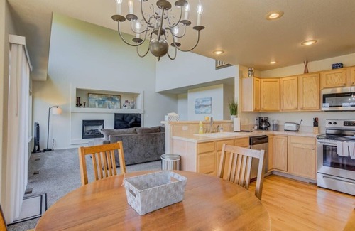 Northeast Colorado Springs House | Beautiful Bridle - Hot Tub AC Theater A+ Location!