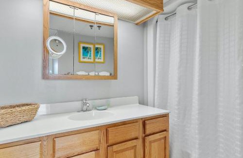 Litchfield by the Sea House | Beautiful Bridgewater Oceanfront 2 Bedroom Suite