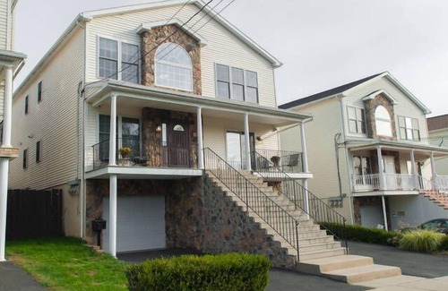 Paterson Apartment | Beautiful & Bright - 3 Bedroom 2 Bath in Paterson, NJ Minutes From NYC