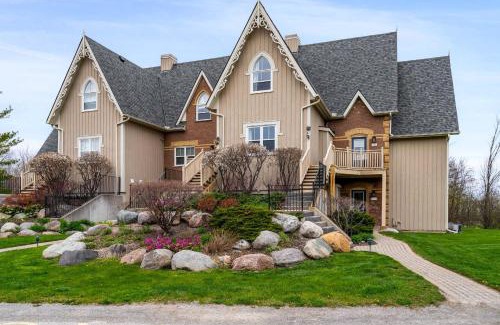 The Blue Mountains House | Beautiful & Bright 3 Bed Townhome Near Village