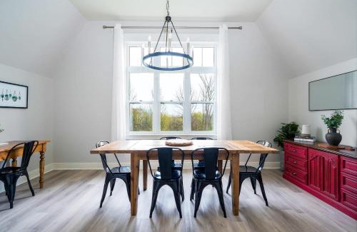 The Blue Mountains House | Beautiful & Bright 3 Bed Townhome Near Village