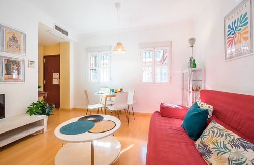 Historical Center Apartment | Beautiful & Bright Apartment for 4 People, Parking Optional