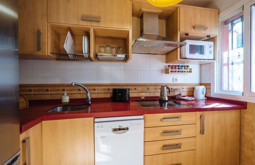 Historical Center Apartment | Beautiful & Bright Apartment for 4 People, Parking Optional