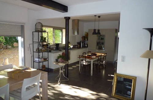 Le Mourillon House | Beautiful bright Californian style house at Cap Brun with swimming pool