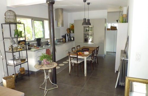Le Mourillon House | Beautiful bright Californian style house at Cap Brun with swimming pool