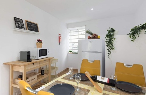 Centro / Baixa Apartment | Beautiful Bright Flat w/Netflix by Host Wise
