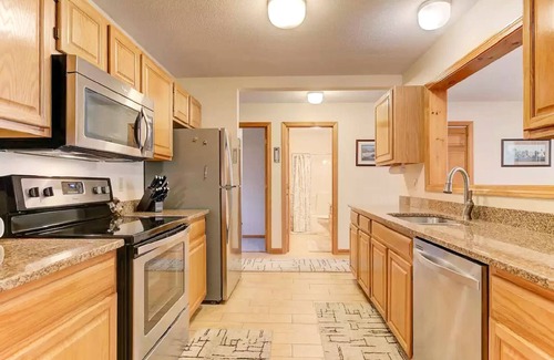 North Conway Condo | Beautiful, Bright, & Peaceful North Conway Condo