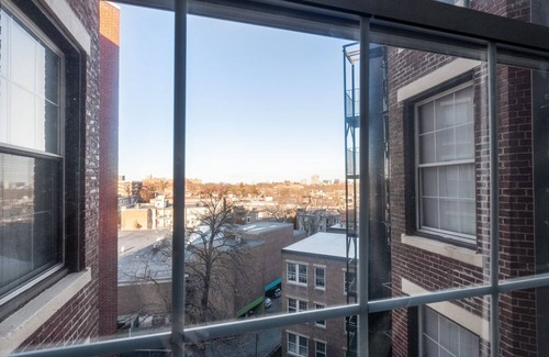 North Brookline Apartment | Beautiful Brookline Studio w/Gym, steps to Green Line, by Blueground