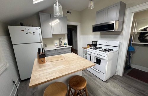 Downtown Buffalo Apartment | Beautiful Buffalo Apartment in Historic Allentown Neighborhood