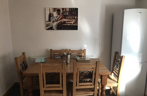 Ramsden Heath House | Beautiful Bungalow adjacent to fishing lake