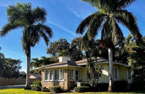 Indialantic By The Sea House | Beautiful Bungalow By The Sea, where tranquility meets accessibility