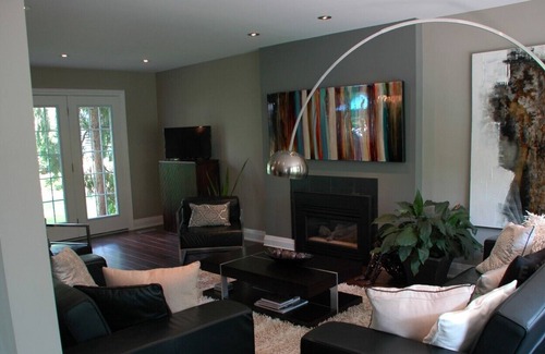 Burlington House | Beautiful Burlington Private Oasis