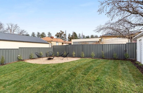Bletchington House | Beautiful Burrendong - Fresh, Bright & Welcoming