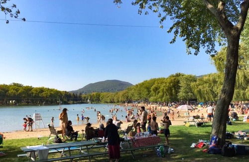 Saint-Jean-Baptiste RV Rental | beautiful caravan well maintained with all services