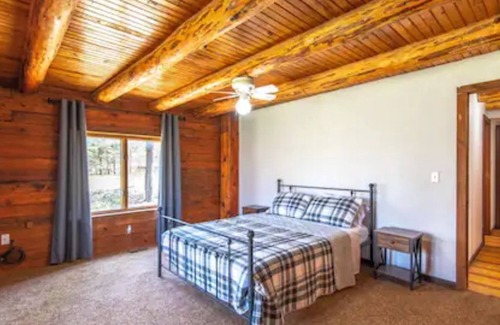 Edmond Cabin | Beautiful Cabin 3 miles from Lazy E