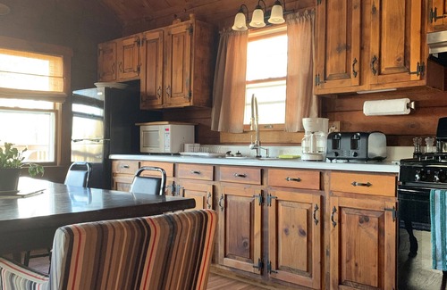 Woodsville Cabin | Beautiful Cabin Getaway