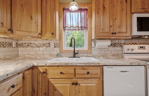 Meeker County Cabin | Beautiful cabin on lake with a dock on 1.5 acres private property