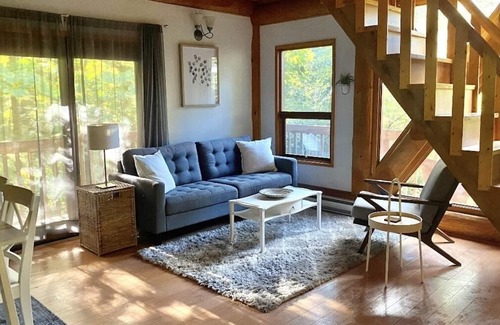 Courtenay Cabin | Beautiful cabin on the Tsolum River. 5 minutes to Courtenay or Comox