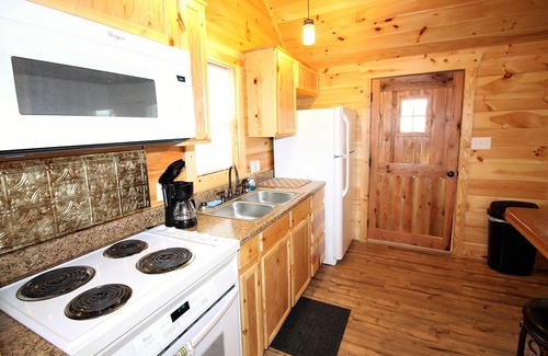 Waynesville Cabin | Beautiful Cabin Sleeps 5