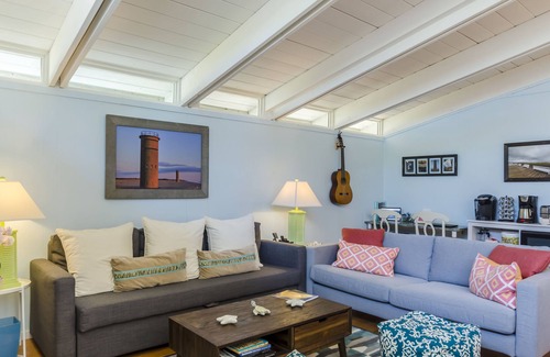 Ann Acres House | Beautiful California Style House 2 Blocks to the Beach. Walk to Dewey & Rehoboth