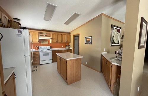 Prudenville House | Beautiful Canal Front Houghton Lake 3/2. Close to trails. Golf cart use in sub