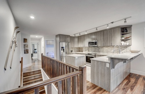 Teepee Town House | Beautiful Canmore Home with views and walk to DT