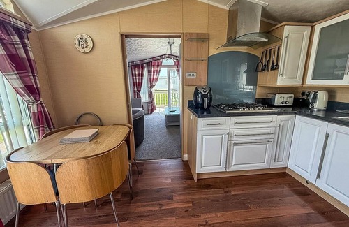 Mappleton House | Beautiful caravan for hire at Skipsea Sands Holiday Park ref 41098SF
