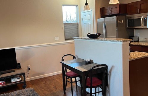 Central Colorado Springs House | Beautiful Carriage House Apartment - Centrally located right near downtown!