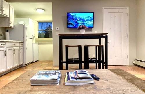 Santa Fe House | Beautiful Casita in downtown. Private Courtyard!