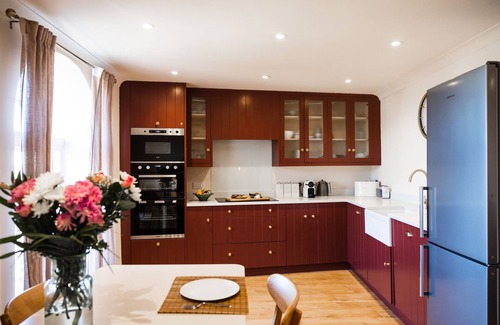 Richmond Apartment | Beautiful Castle Views in Historic Town Centre - 'The Knight's Watch’ Apartment