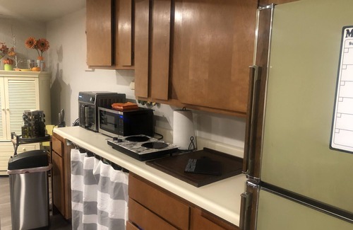 East Colorado Springs Apartment | BEAUTIFUL CENTRAL AREA - CLOSE TO ALL ATTRACTIONS COLORADO SPRINGS HAS TO OFFER!
