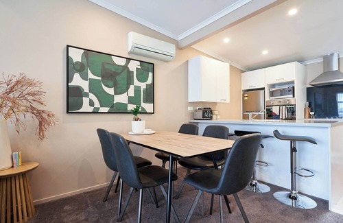 Dunedin City Centre Apartment | Beautiful Central Apartment