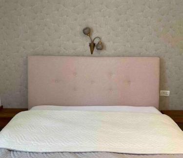 Emek Refaim Apartment | Beautiful, Central Emek Refaim Home