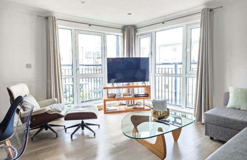 St. Dunstan's Apartment | Beautiful Central Family Apartment for 6