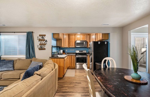 Woodland Estates House | Beautiful, central located 3BR private basement apt for recreation or city fun!