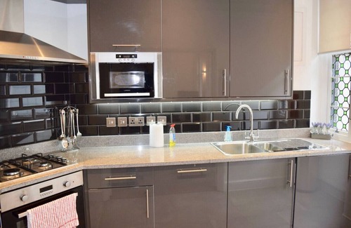 Stratford and New Town Apartment | Beautiful Central London Apartment (FS2 II)