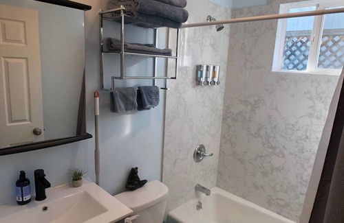 East San Mateo Apartment | Beautiful centralized home away from home