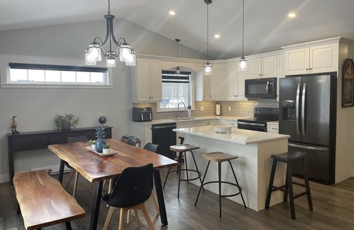 Cornwall House | Beautiful centrally located home w/hot tub. Pet friendly!