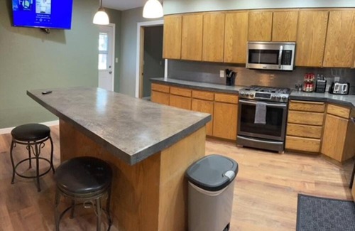 Lakeview House | Beautiful, Centrally located home. (Sleeps 8)
