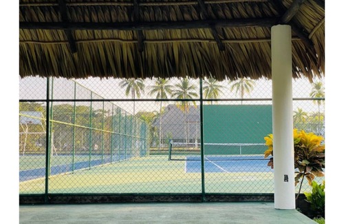 Puerto San Jose Villa | Beautiful Chalet Puerto San Jose, beach private pool 5 bedrooms 5 parking spaces