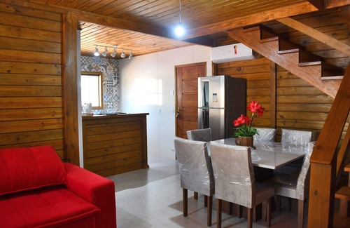 Itaipava Ski Chalet | Beautiful chalet 450 meters from the beach, high standard, pets allowed!