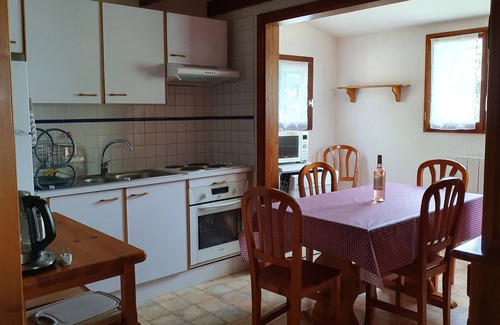 Eyne 2600 Ski Chalet | Beautiful Chalet, 6/8personnes, panoramic view, Garden, BBQ, TV, Wifi, Netflix.