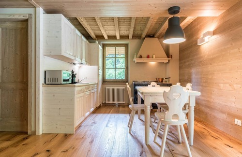 Pelugo Ski Chalet | Beautiful Chalet dell'Orso with Wi-Fi, Jacuzzi & Private Garden