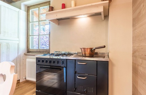 Pelugo Ski Chalet | Beautiful Chalet dell'Orso with Wi-Fi, Jacuzzi & Private Garden