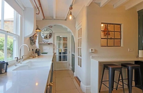 Milford Cottage | Beautiful Character Cottage